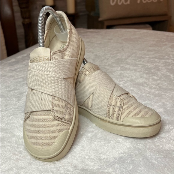 KEEN “Elsa” Tan Striped Slip On Sneaker 6.5 - Picture 14 of 16